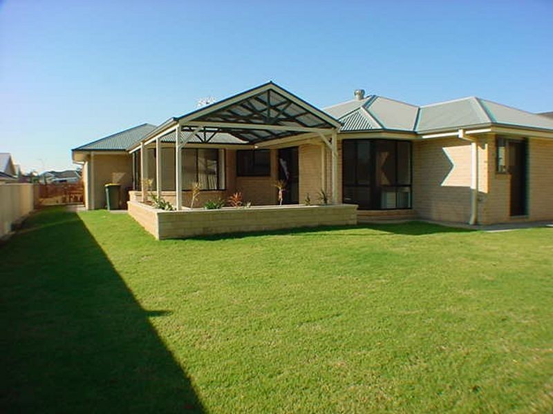 10 Freesia Crescent, Bomaderry NSW 2541