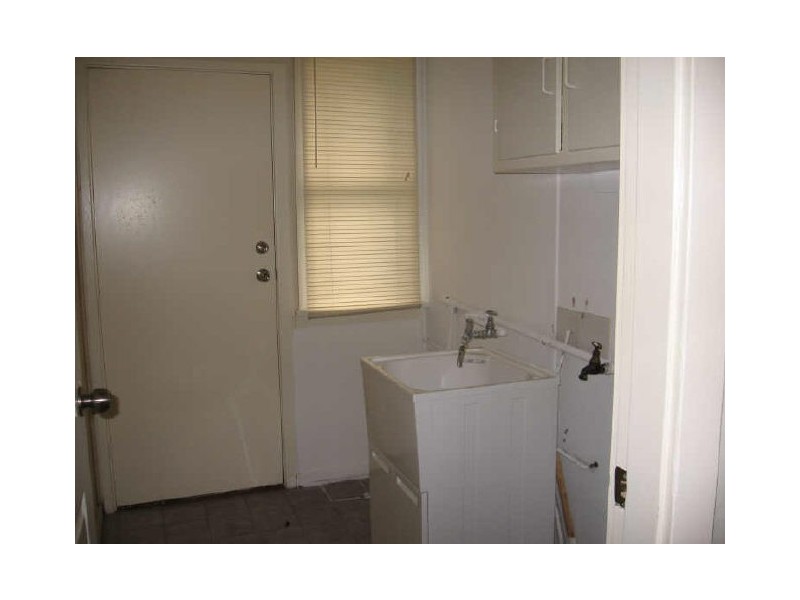 27 Young Ave, Nowra NSW 2541