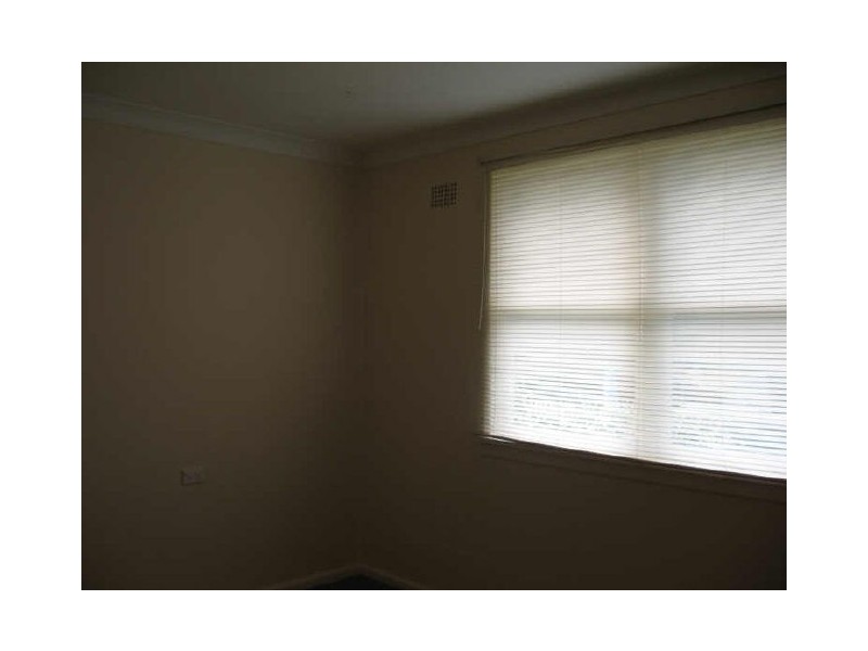 27 Young Ave, Nowra NSW 2541