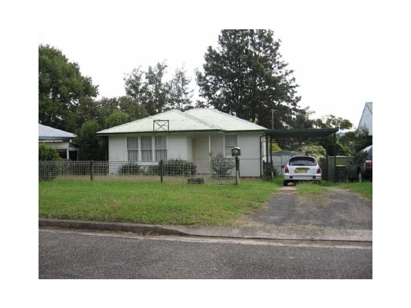 27 Young Ave, Nowra NSW 2541