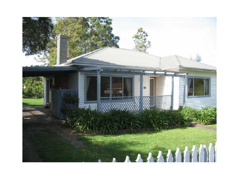 37 Douglas St, Nowra NSW 2541