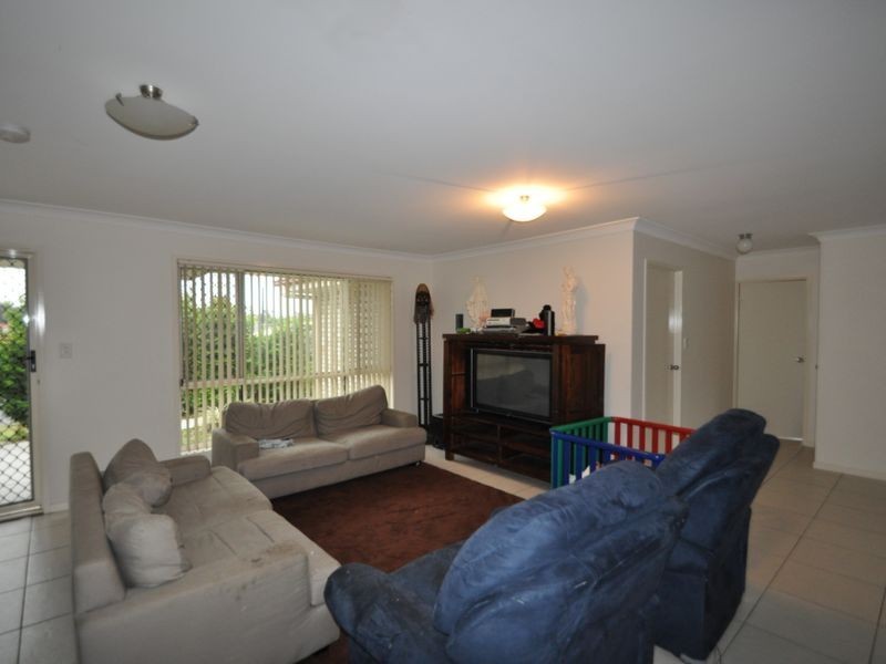 9 Pine Grove Drive, Crestmead QLD 4132