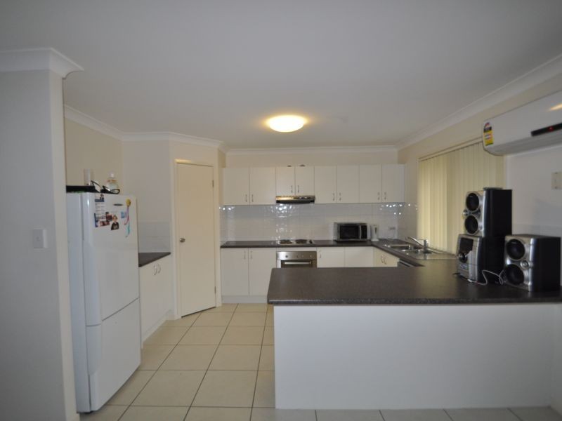 9 Pine Grove Drive, Crestmead QLD 4132