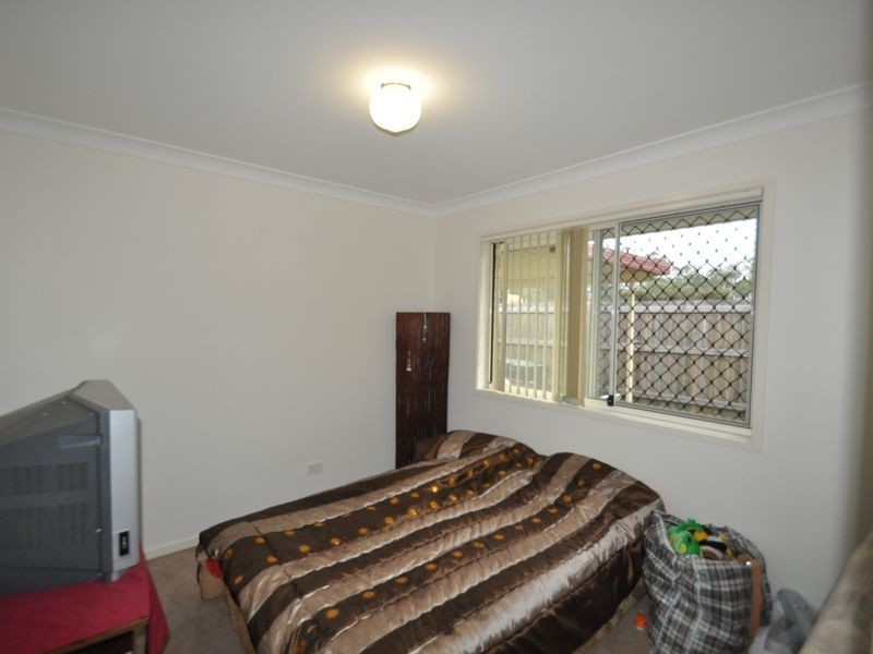 9 Pine Grove Drive, Crestmead QLD 4132