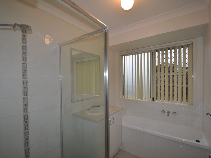 9 Pine Grove Drive, Crestmead QLD 4132