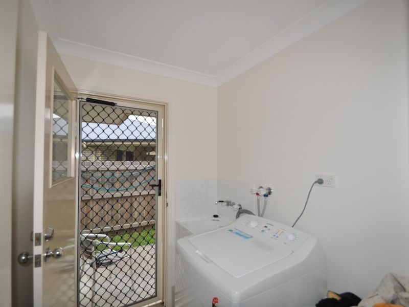 9 Pine Grove Drive, Crestmead QLD 4132