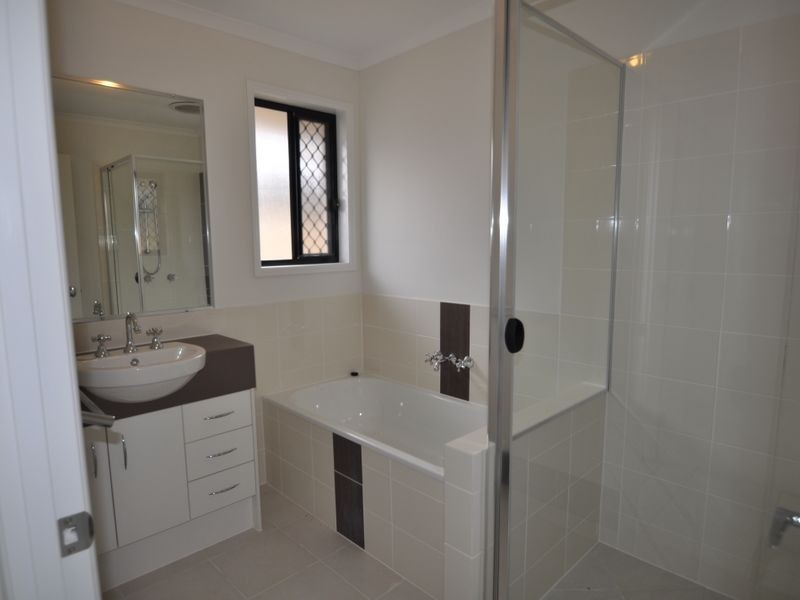 13 Coalstoun Crossing, Waterford QLD 4133