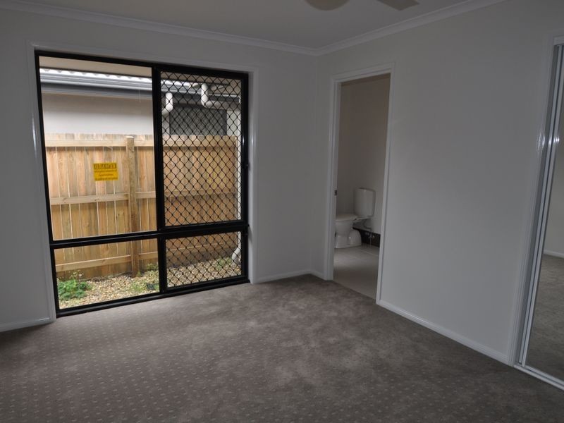 13 Coalstoun Crossing, Waterford QLD 4133