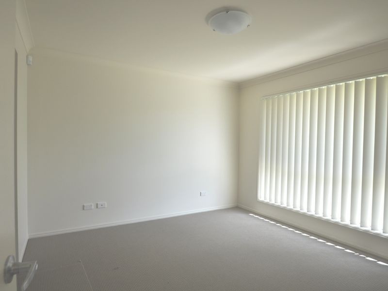 4 Dily Street, Hillcrest QLD 4118