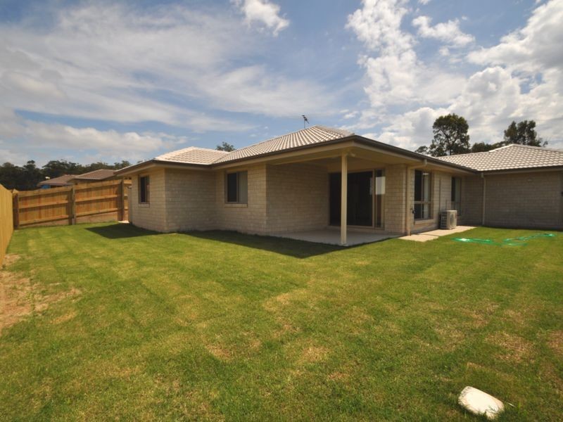 4 Dily Street, Hillcrest QLD 4118