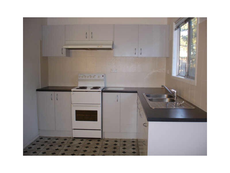 4 Louden Street, Woodridge QLD 4114