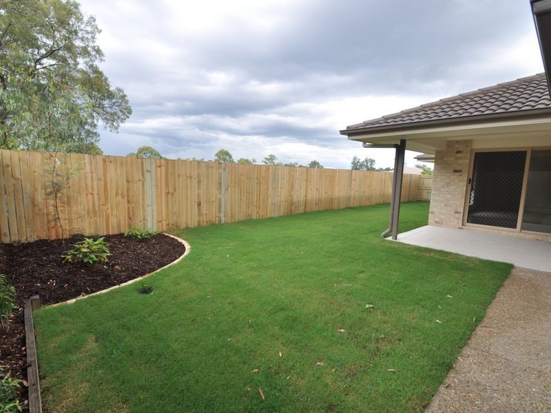 15 Dily Street, Hillcrest QLD 4118