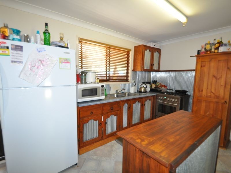 8 Phie Street, Loganlea QLD 4131