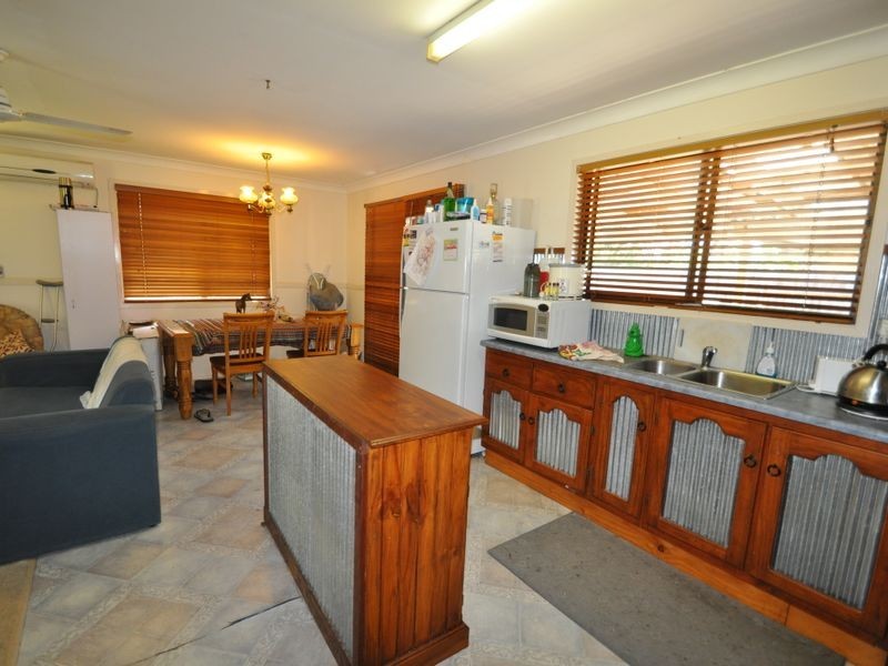 8 Phie Street, Loganlea QLD 4131