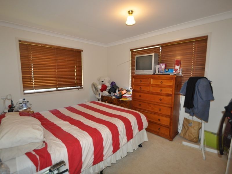 8 Phie Street, Loganlea QLD 4131