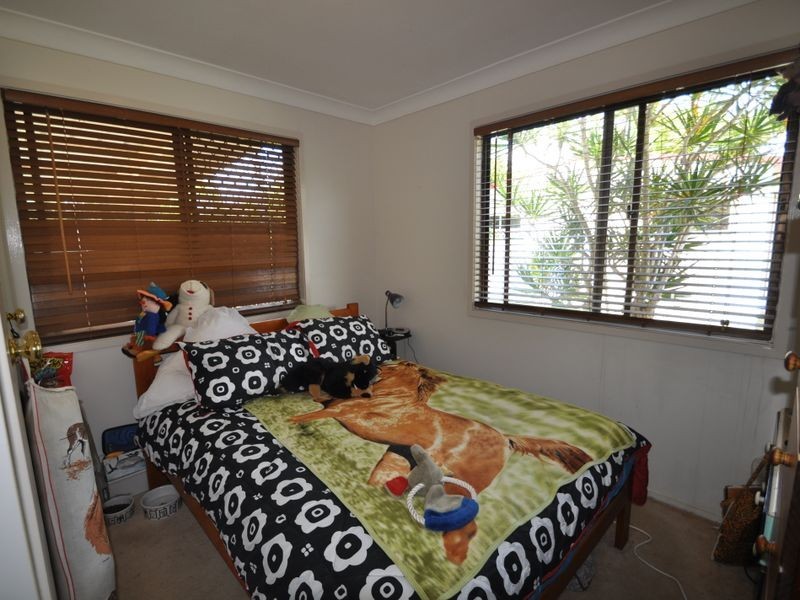 8 Phie Street, Loganlea QLD 4131