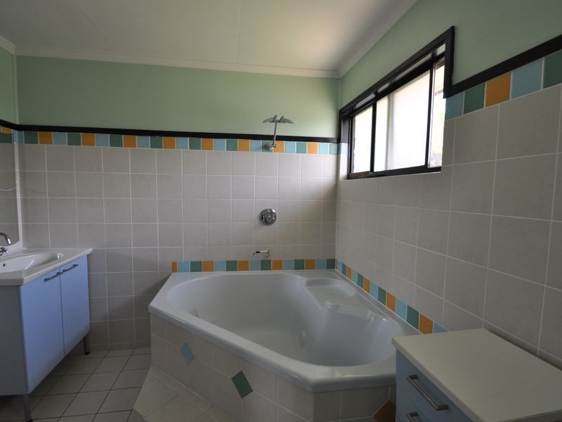 10 David Street, Kingston QLD 4114