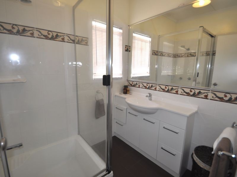 5 Smith Road, Woodridge QLD 4114