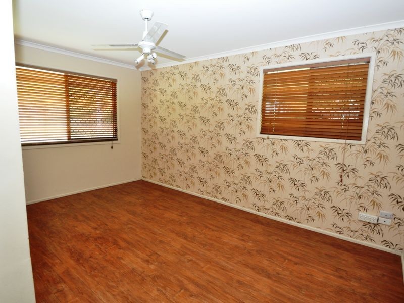 1 Peppermint Street, Crestmead QLD 4132