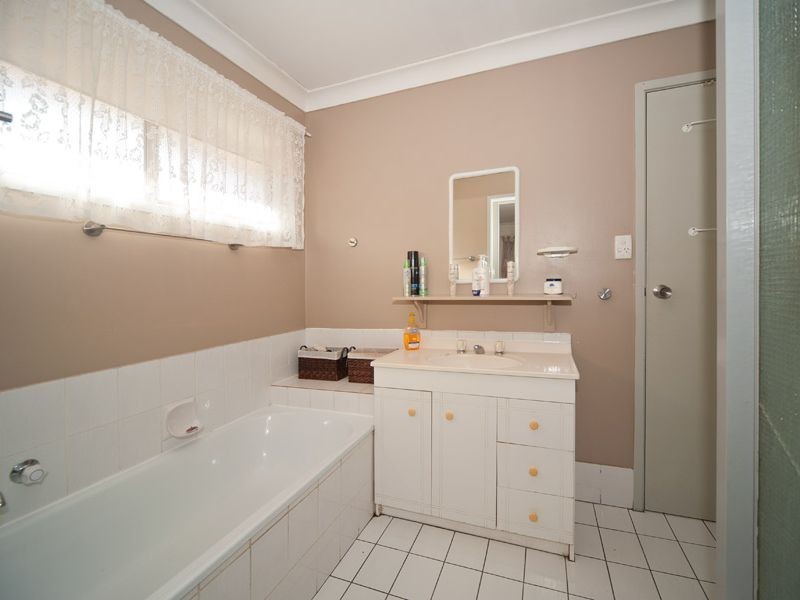 18 Apodis Street, Kingston QLD 4114