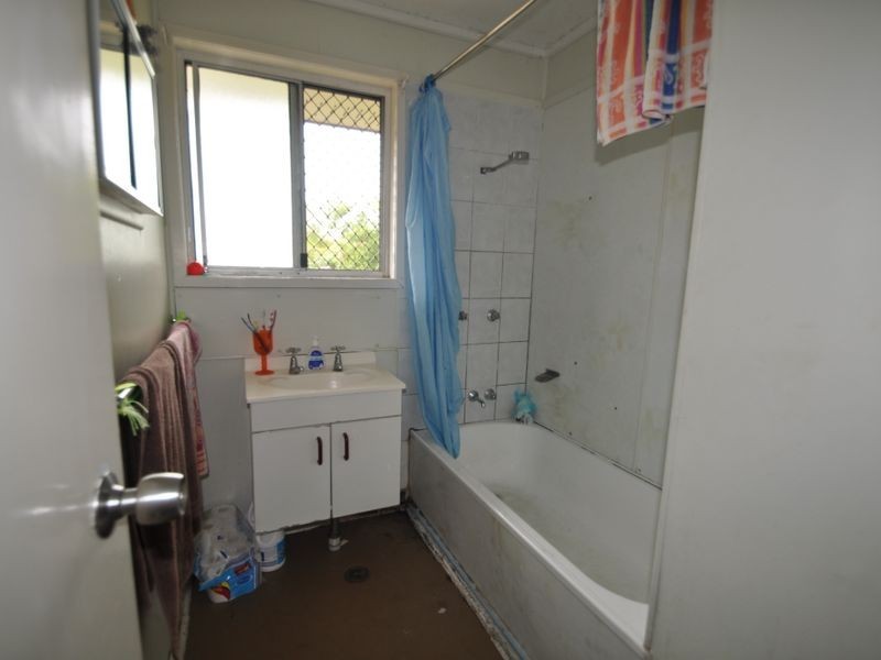 2 Eridani Avenue, Kingston QLD 4114