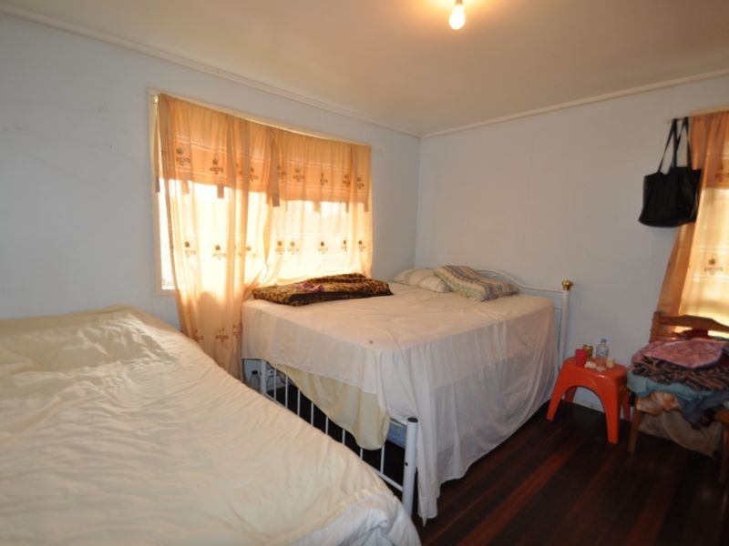2 Eridani Avenue, Kingston QLD 4114