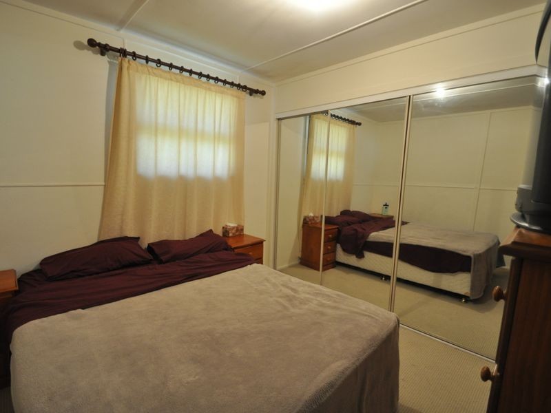 8 Acacia Road, Woodridge QLD 4114