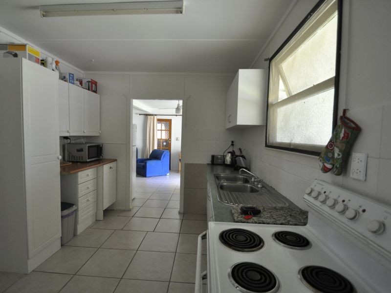 8 Acacia Road, Woodridge QLD 4114