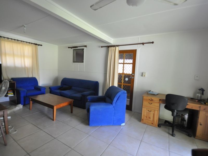 8 Acacia Road, Woodridge QLD 4114