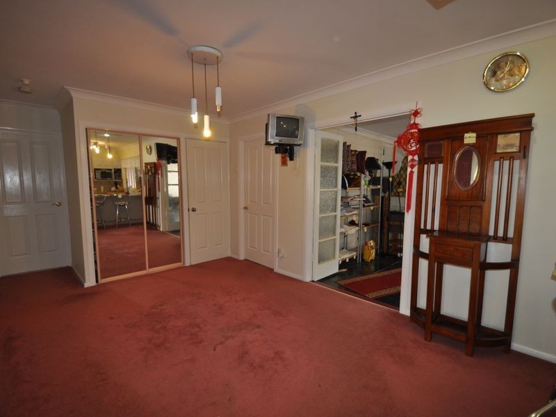 4 Mikaga Court, Woodridge QLD 4114