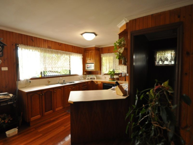 27 Defiance Road, Woodridge QLD 4114