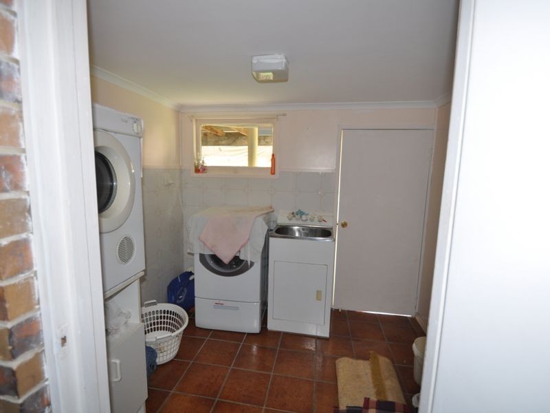 27 Defiance Road, Woodridge QLD 4114