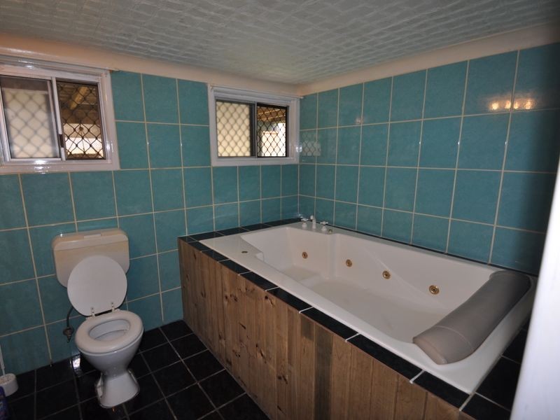 27 Defiance Road, Woodridge QLD 4114