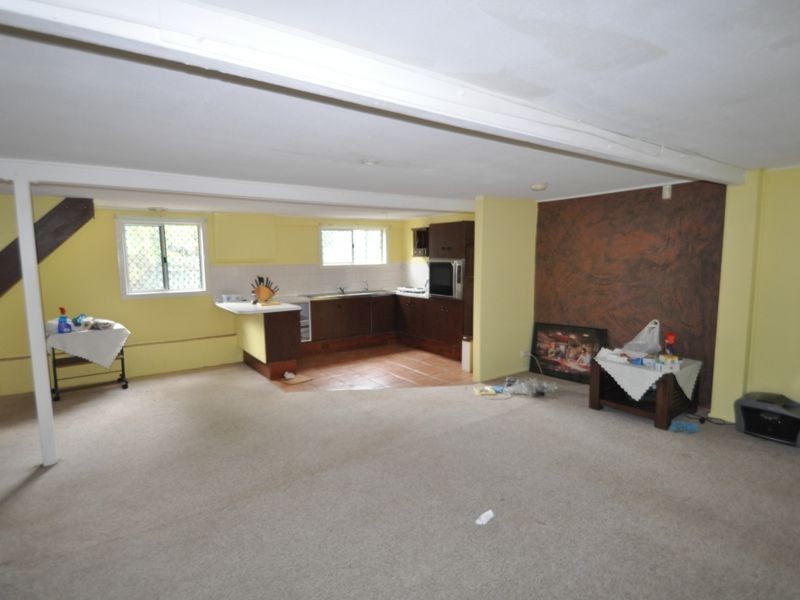 27 Defiance Road, Woodridge QLD 4114