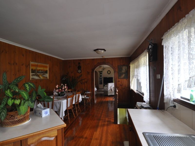 27 Defiance Road, Woodridge QLD 4114