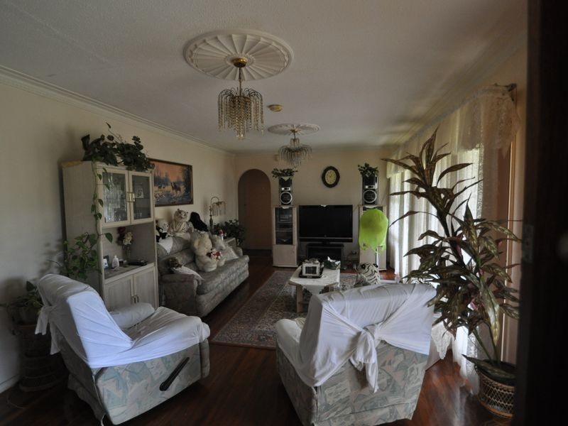 27 Defiance Road, Woodridge QLD 4114