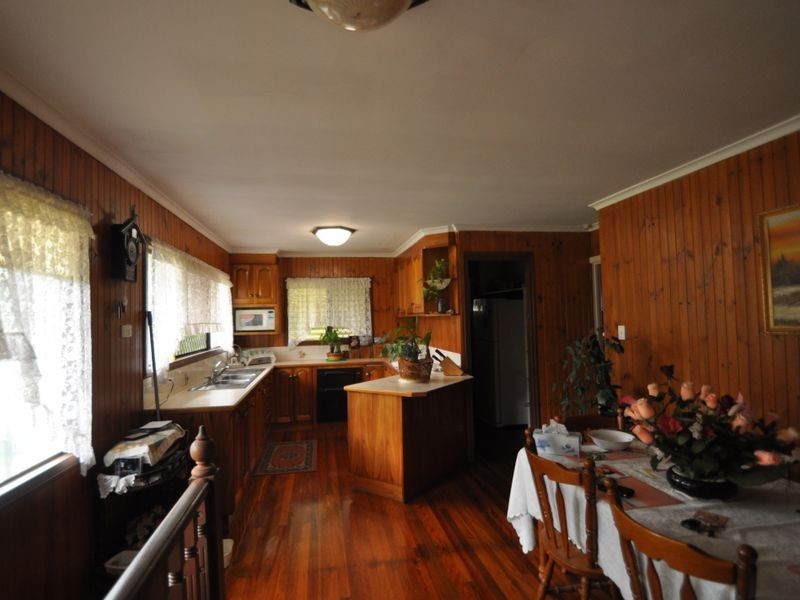 27 Defiance Road, Woodridge QLD 4114