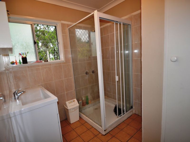 8 George St, Kingston QLD 4114