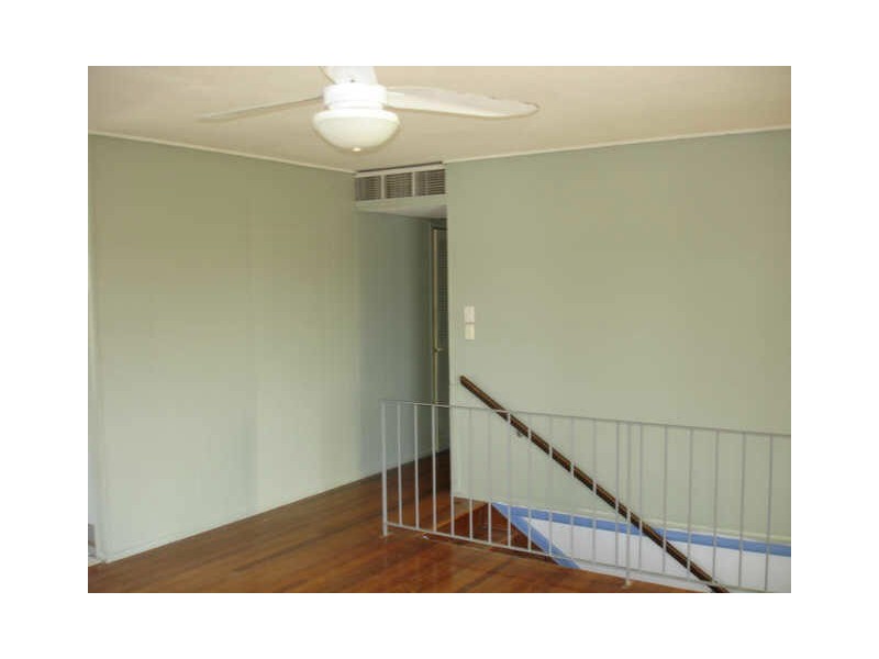 2 Ellen Street, Kingston QLD 4114