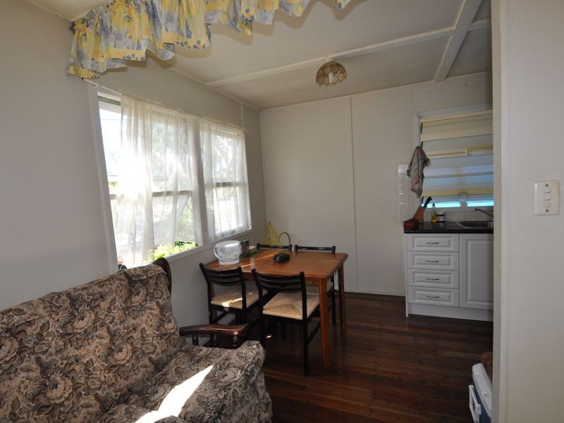 4 Arthur Street, Woodridge QLD 4114