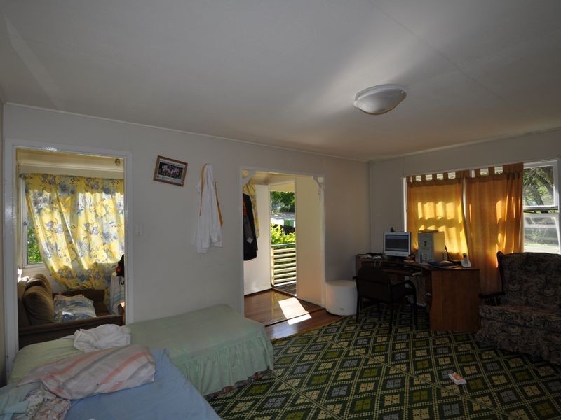 4 Arthur Street, Woodridge QLD 4114