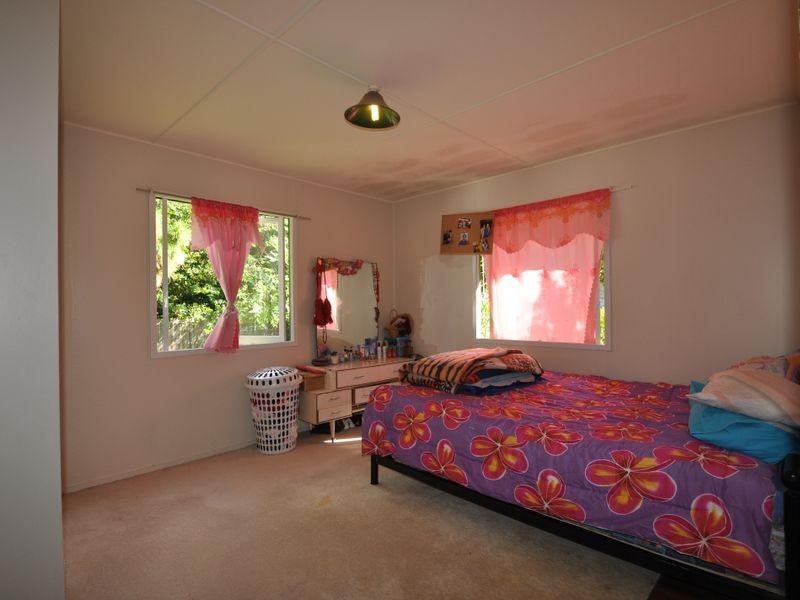 4 Arthur Street, Woodridge QLD 4114