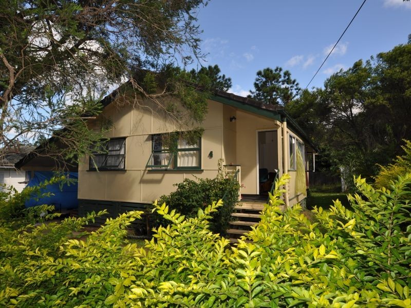 4 Arthur Street, Woodridge QLD 4114