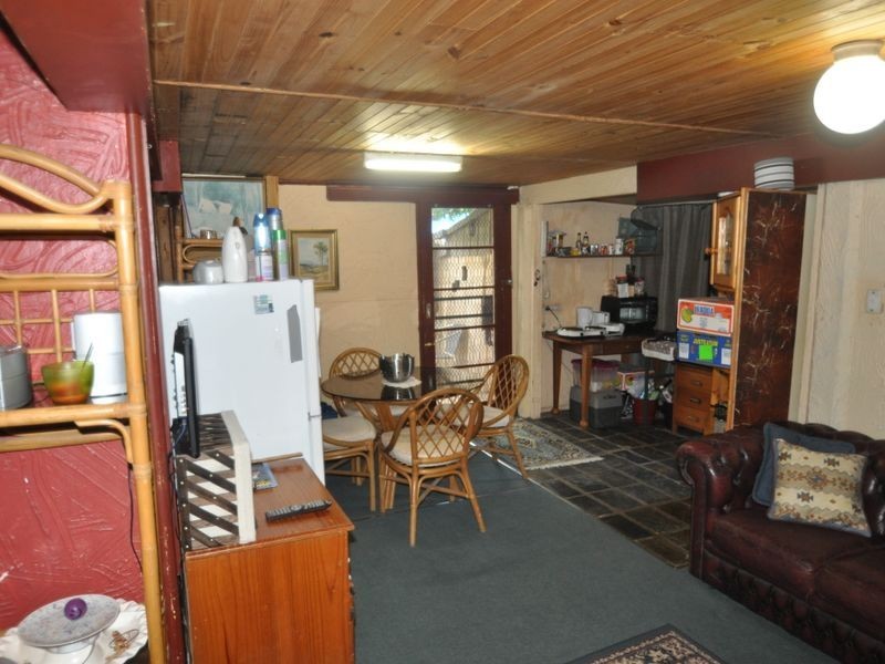 1 Carcoola Street, Kingston QLD 4114