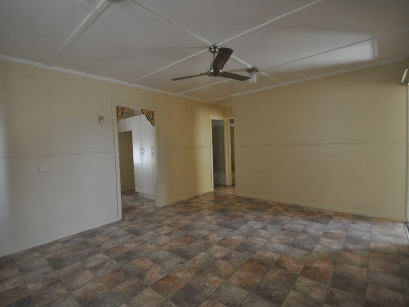 86 Railway Parade, Woodridge QLD 4114