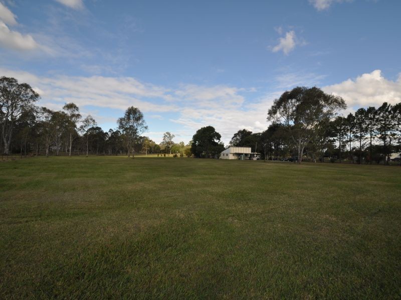 13 Smailes Road, North Maclean QLD 4280