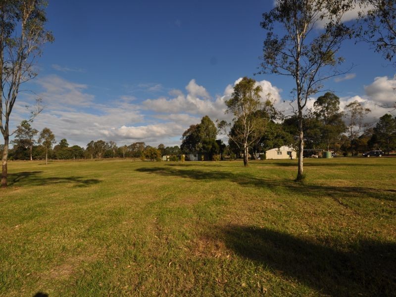 13 Smailes Road, North Maclean QLD 4280