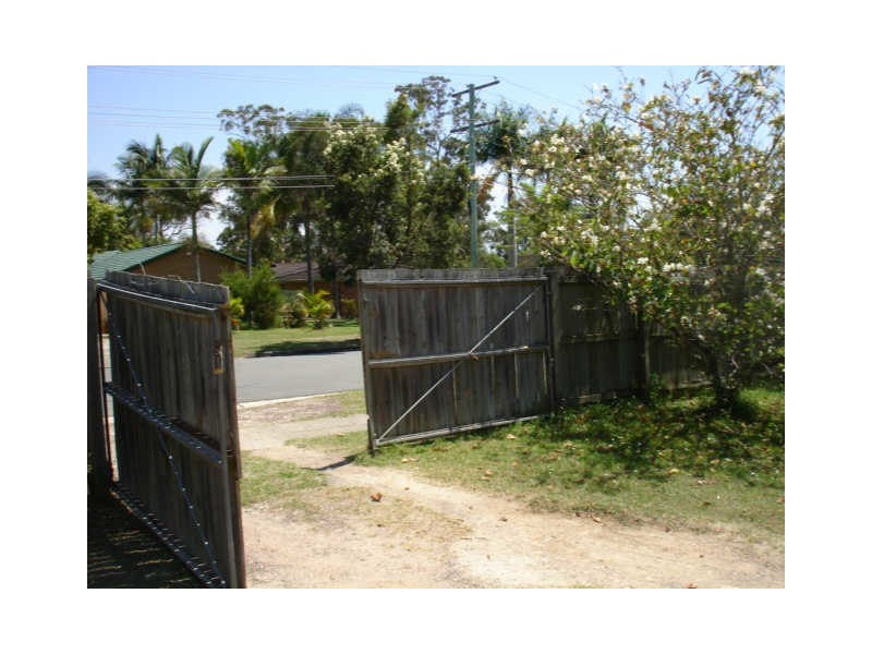 1 Emerald Street, Marsden QLD 4132