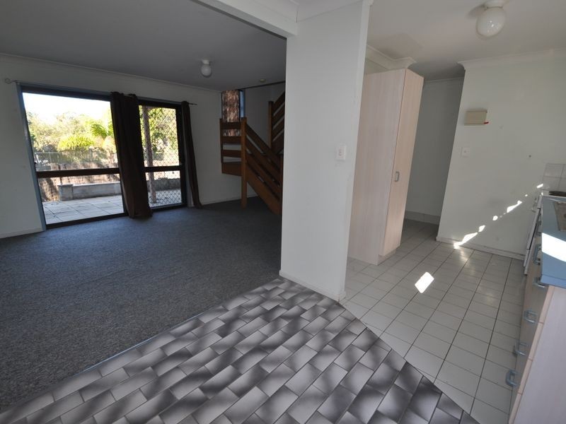 2/10 Damalis Street, Woodridge QLD 4114