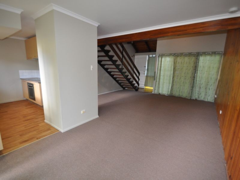 9/65 North Road, Woodridge QLD 4114